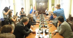 16. jun 2015. Predsednik i članovi Odbora za Kosovo i Metohiju razgovarali sa delegacijom Državne Dume Ruske Federacije 
